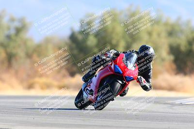 media/Jan-08-2022-SoCal Trackdays (Sat) [[1ec2777125]]/Turn 7 (1035am)/